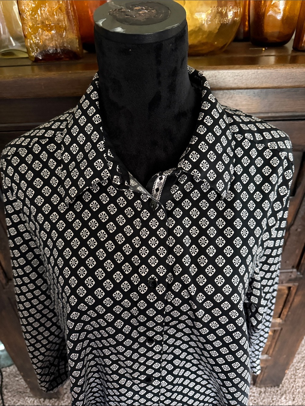Foxcroft Wrinkle Free Shaped Fit Geometric Blouse